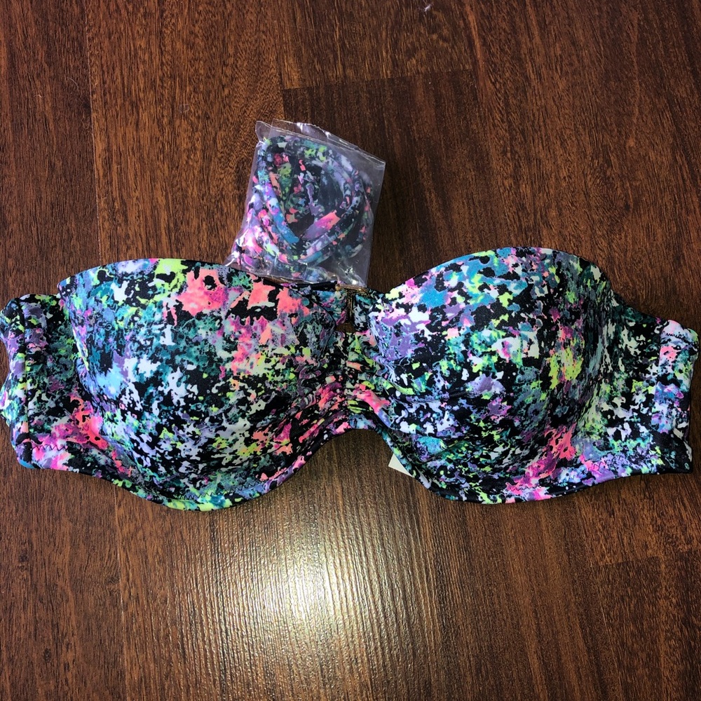 NWOT Victoria’s Secret Bikini Top